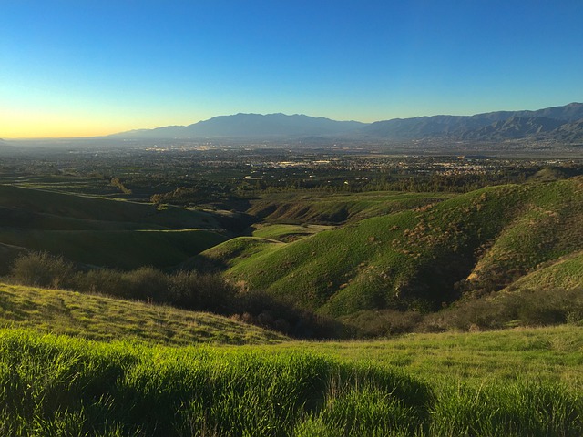 Southern California California Hills  - Designtek / Pixabay